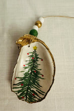 Load image into Gallery viewer, Oyster Decoupage Christmas Ornament