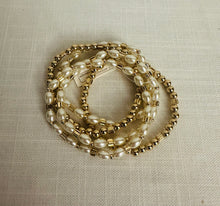 Load image into Gallery viewer, Pearl and Gold Bracelet Set
