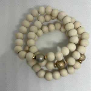 White Wood Beaded Bracelet Set