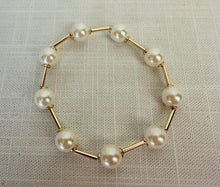 Load image into Gallery viewer, Pearl &amp; Gold Stretch Bracelet (9 Pearls)
