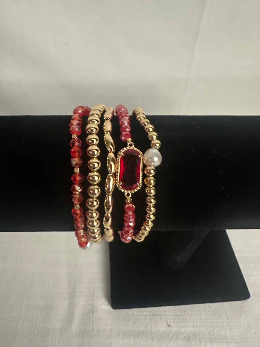 Set of 5 Red Crystals, Pearl and Gold Stretch Bracelet