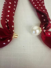 Load image into Gallery viewer, Scarf Pearl Magnetic Clasp Mini Burgundy Dot
