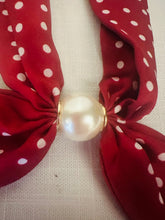 Load image into Gallery viewer, Scarf Pearl Magnetic Clasp Mini Burgundy Dot
